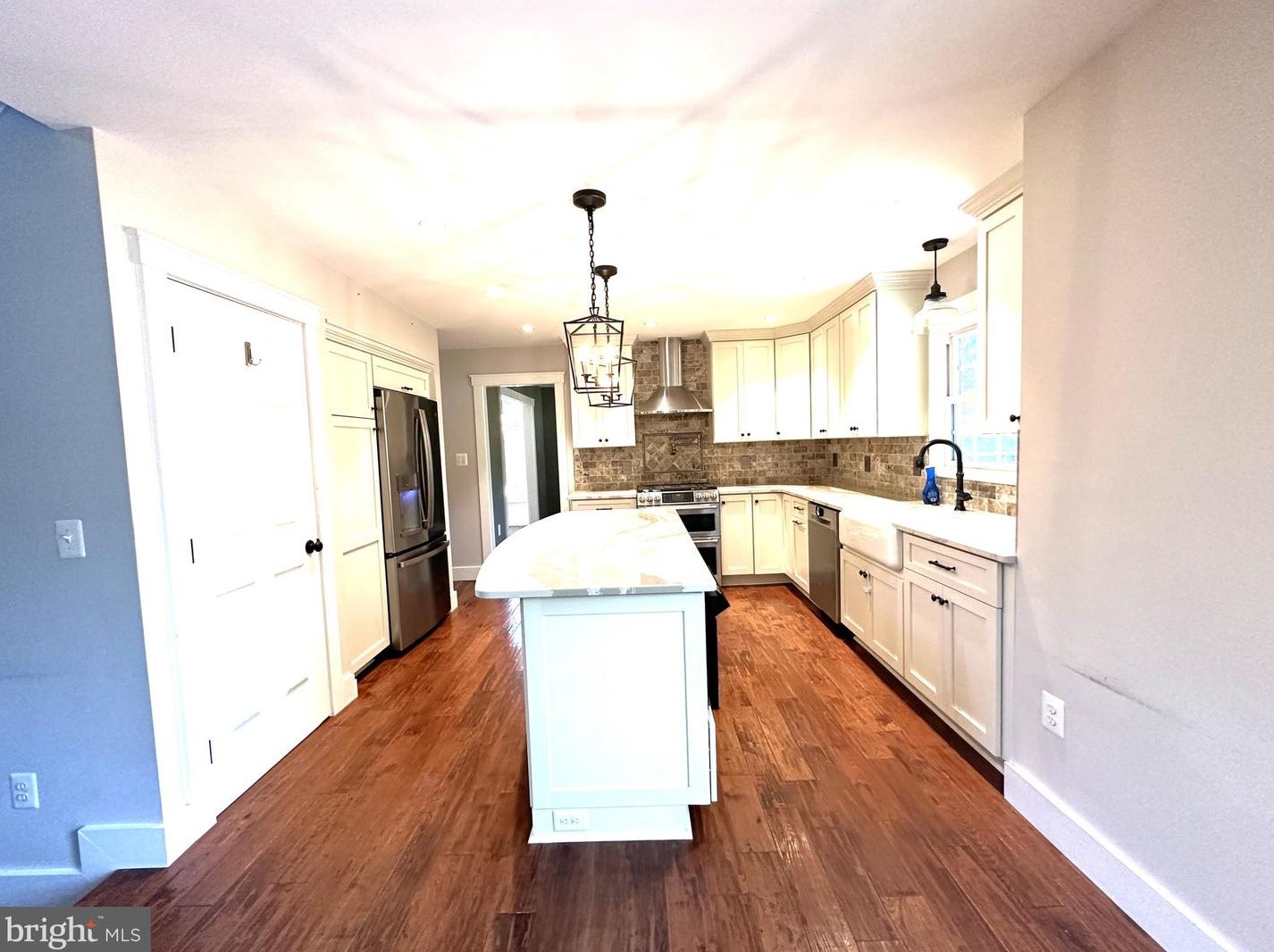 21762 Rolling Woods Pl, Sterling VA  20164-2386 exterior