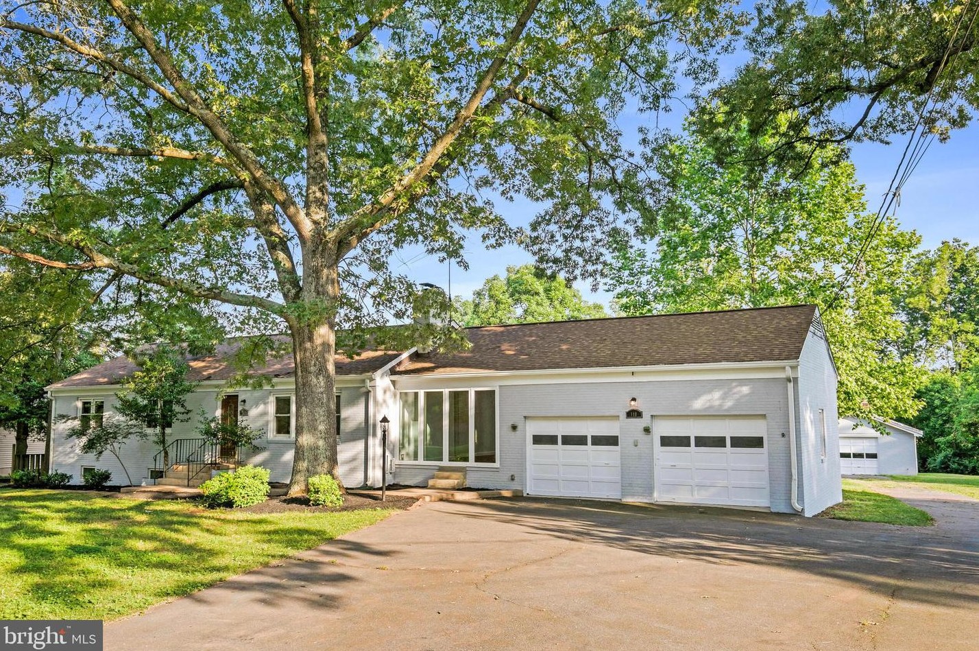 110 Lakeland Dr, Dulles, VA 20164