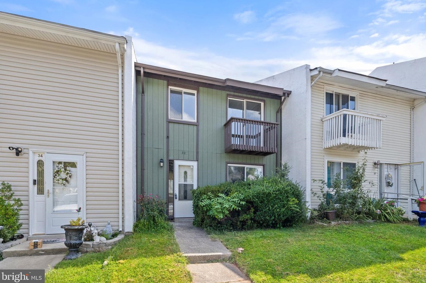 32 Simeon Ln, Dulles VA  20164-1372 exterior