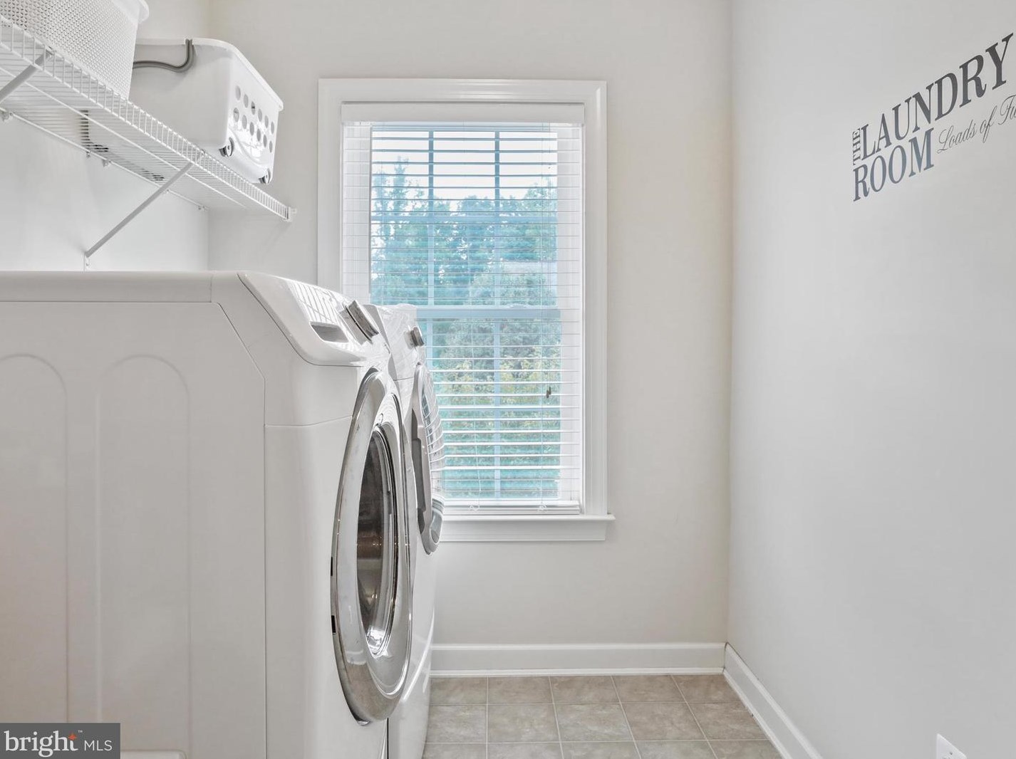 40594 Banshee Dr, Leesburg VA 20175-7514 exterior