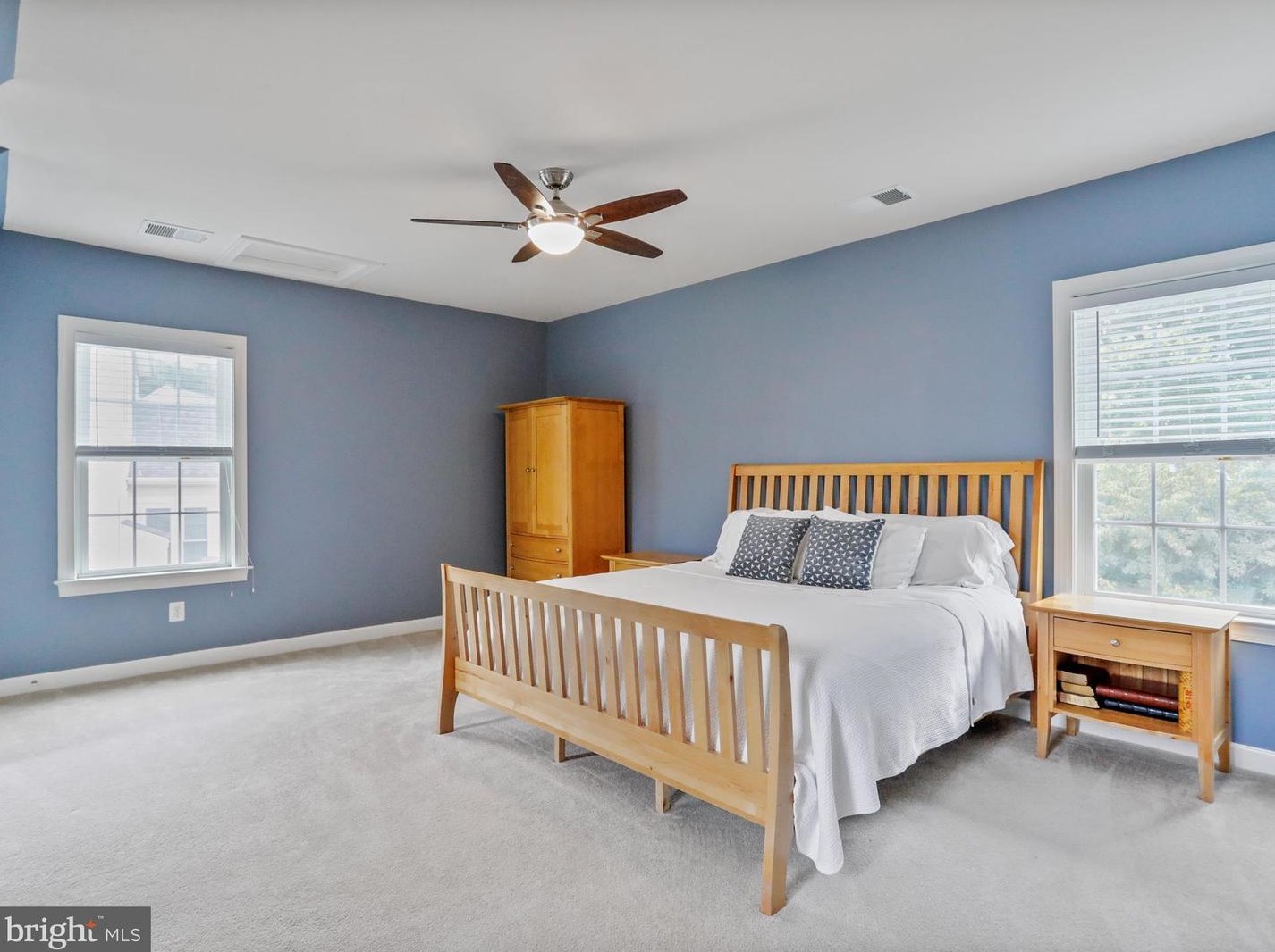 40594 Banshee Dr, Leesburg VA 20175-7514 exterior