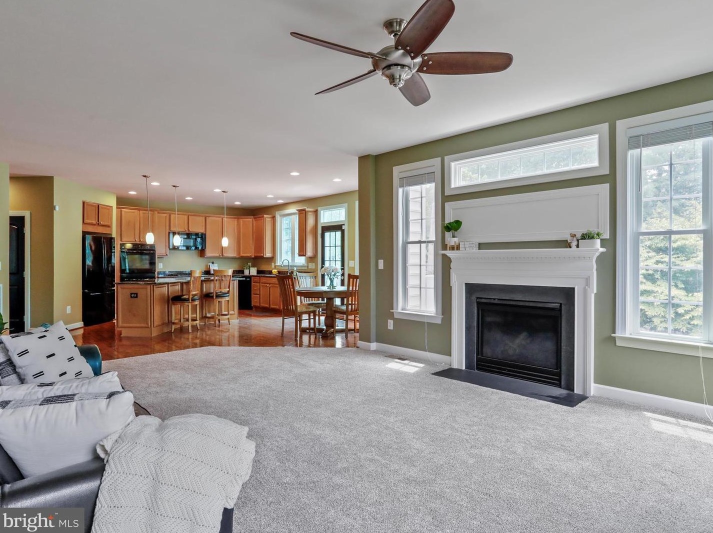 40594 Banshee Dr, Leesburg VA 20175-7514 exterior