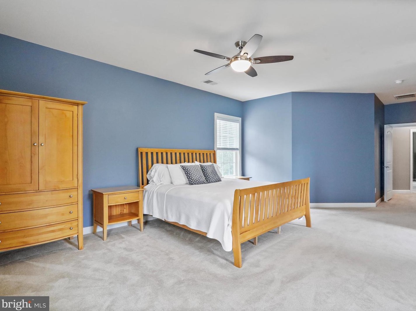 40594 Banshee Dr, Leesburg VA 20175-7514 exterior