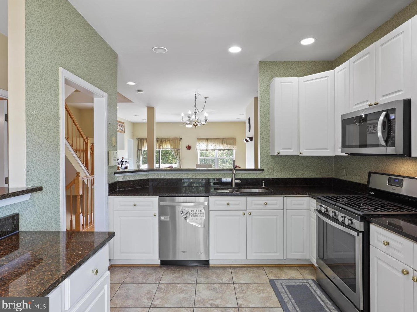 21094 Mossy Glen Ter, Ashburn VA  20147-3220 exterior