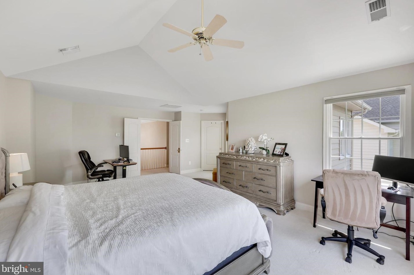 19951 Palmer Classic Pkwy, Ashburn VA  20147-5202 exterior