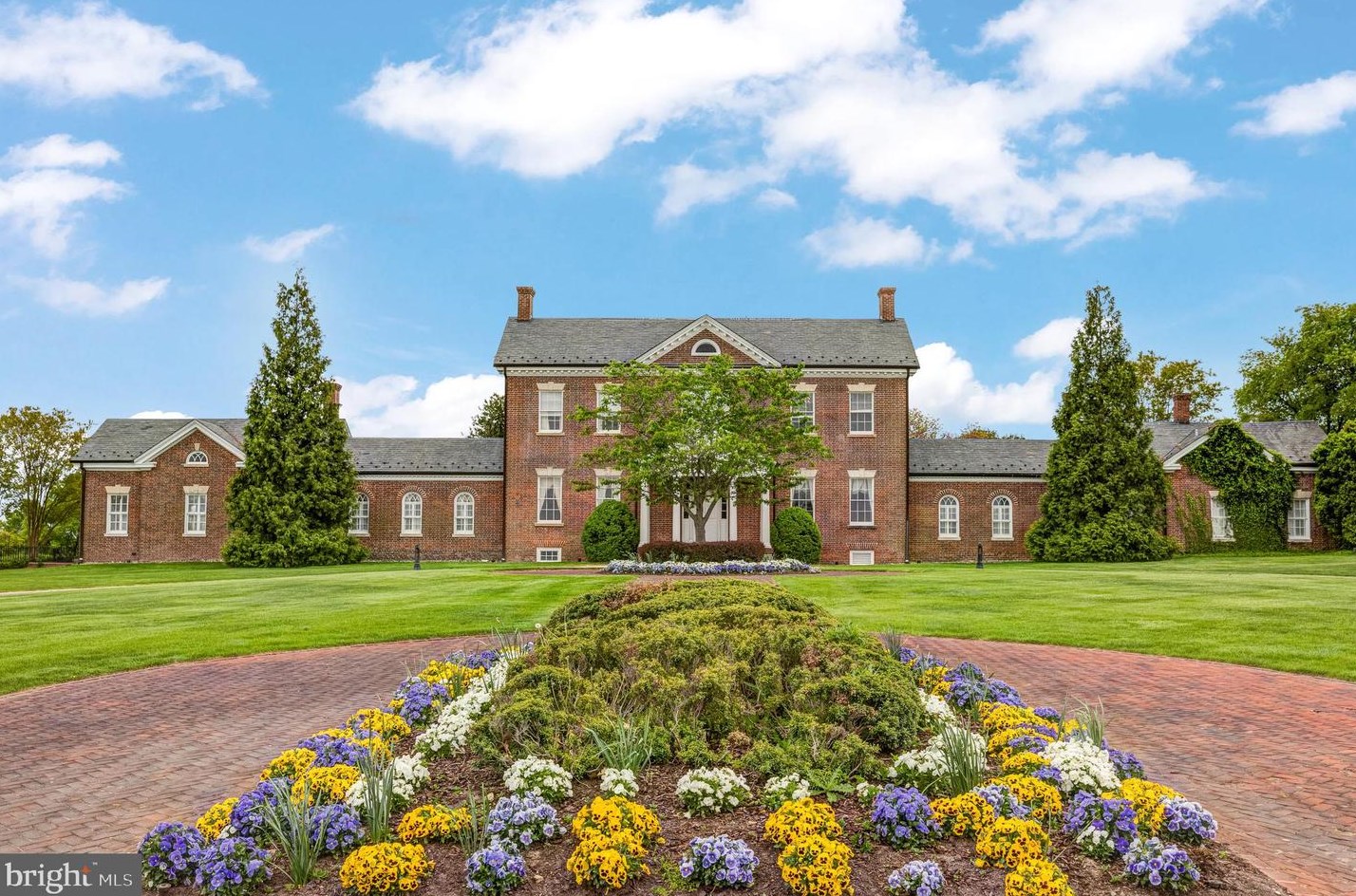 19951 Palmer Classic Pkwy, Ashburn VA  20147-5202 exterior