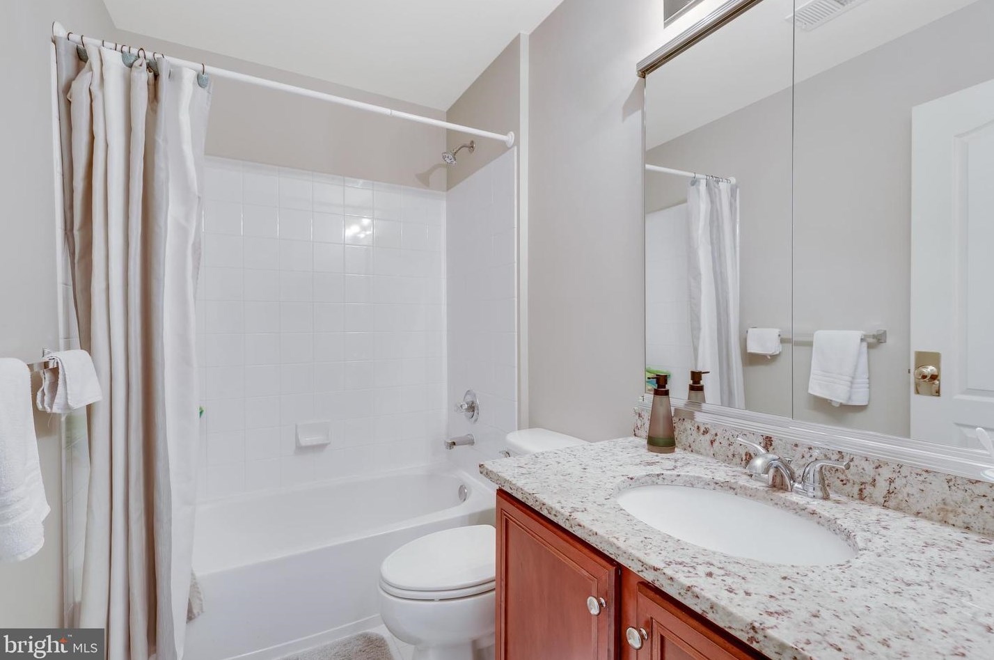 19951 Palmer Classic Pkwy, Ashburn VA  20147-5202 exterior