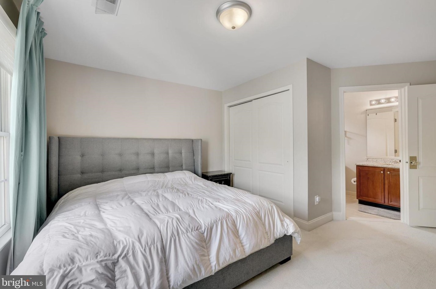 19951 Palmer Classic Pkwy, Ashburn VA  20147-5202 exterior