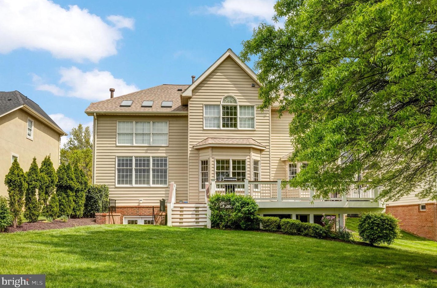 19951 Palmer Classic Pkwy, Ashburn VA  20147-5202 exterior