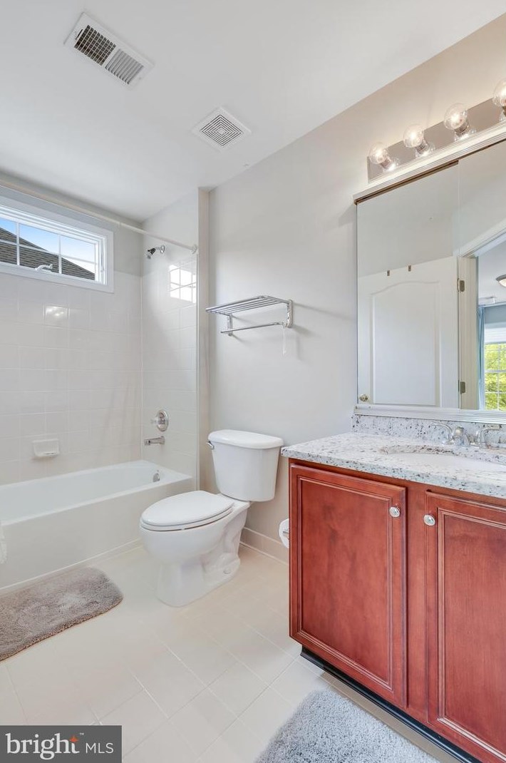 19951 Palmer Classic Pkwy, Ashburn VA  20147-5202 exterior