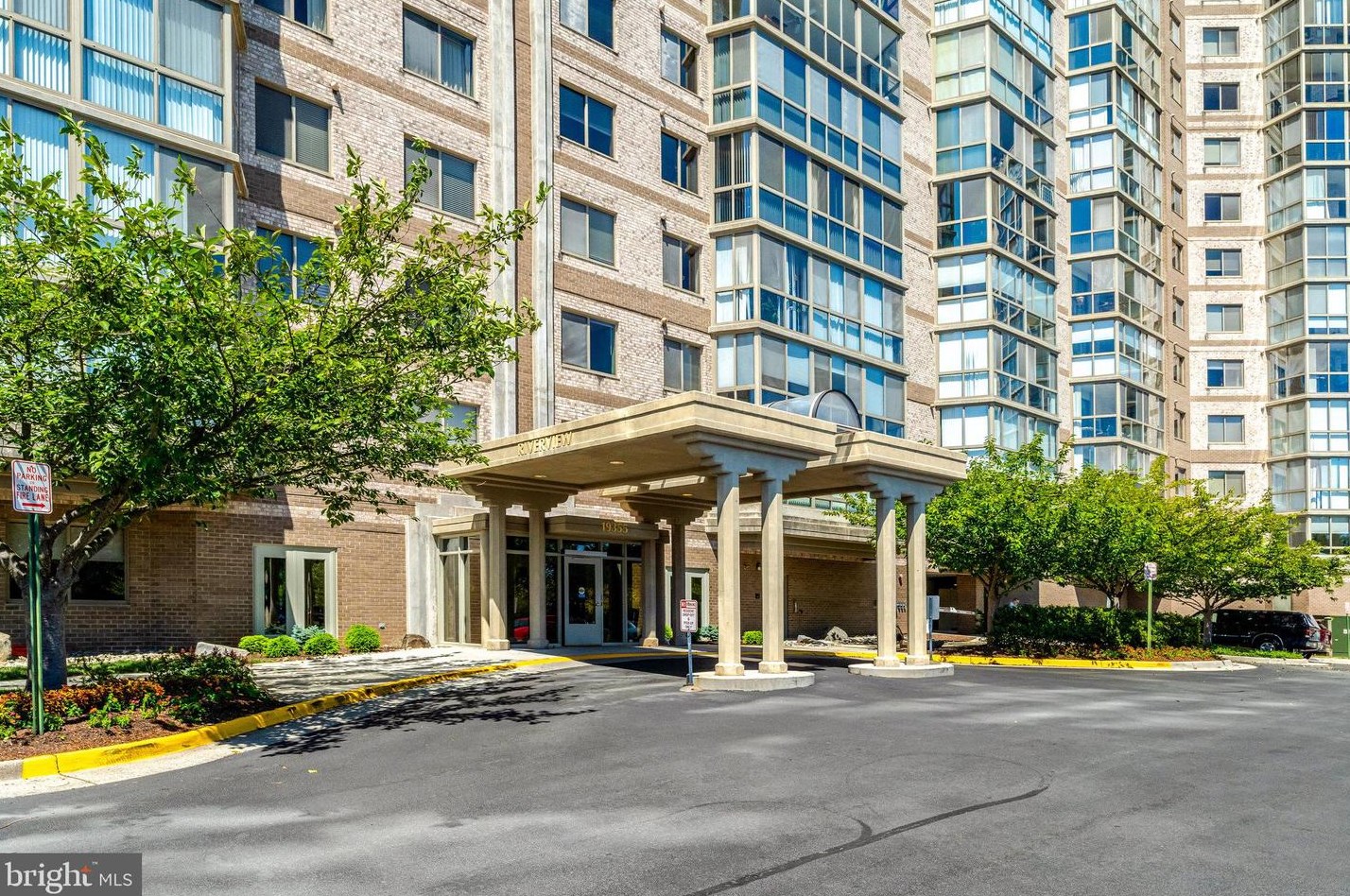 19355 Cypress Ridge Ter, Leesburg VA  20176-6911 exterior