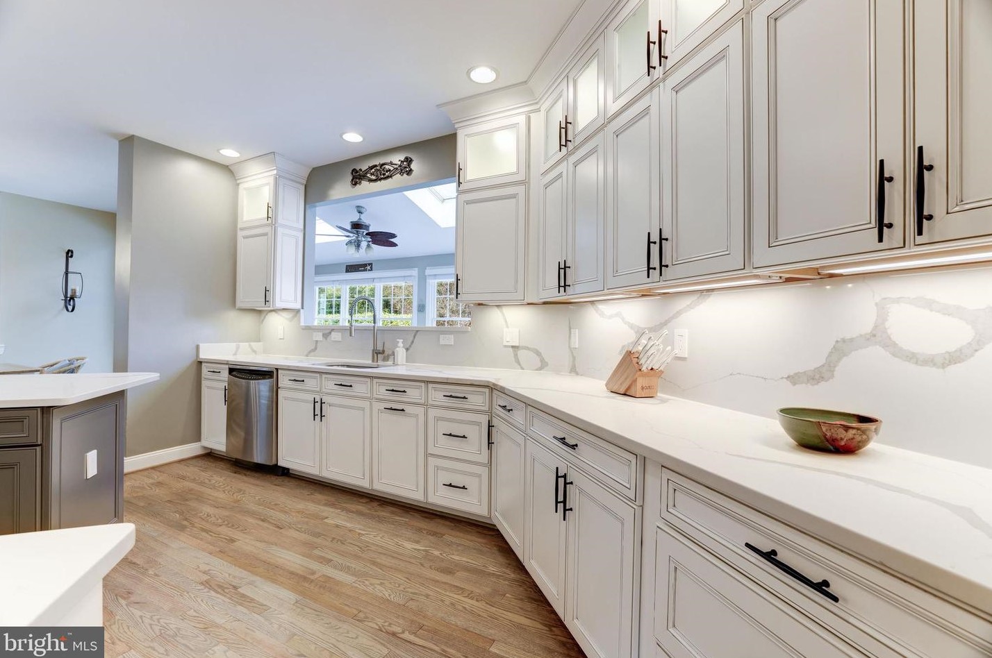 20234 Kentucky Oaks Ct, Ashburn VA 20147-3167 exterior