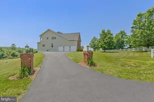 14785 Bankfield Dr, Waterford, VA 20197 - Photo 5