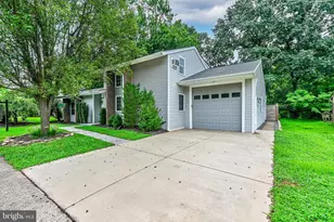 132 E Meadowland Ln, Sterling, VA 20164 - Photo 1