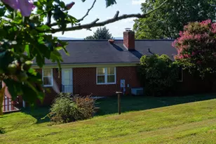 17152 Bridge View Ct, Paeonian Springs, VA 20129 - Photo 7