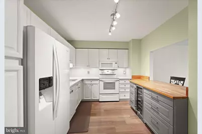 19385 Cypress Ridge Terrace #522, Leesburg, VA 20176 - Photo 5