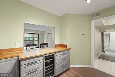 19385 Cypress Ridge Terrace #522, Leesburg, VA 20176 - Photo 7