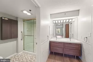 19385 Cypress Ridge Terrace, Leesburg, VA 20176 - Photo 29