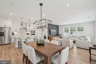 21630 Hawksbill High Cir, Sterling, VA 20164 - Photo 13