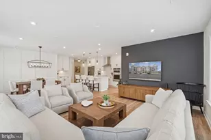 21630 Hawksbill High Cir, Sterling, VA 20164 - Photo 9