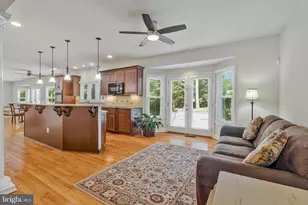 116 Lake Dr, Sterling, VA 20164 - Photo 15