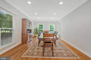 116 Lake Dr, Sterling, VA 20164 - Photo 11