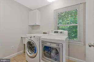 116 Lake Dr, Sterling, VA 20164 - Photo 41