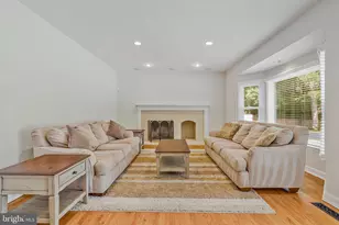 116 Lake Dr, Sterling, VA 20164 - Photo 23