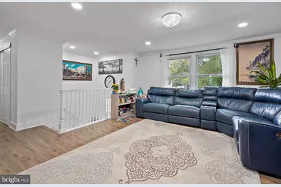 102 N Garfield Road, Sterling, VA 20164 - Photo 9