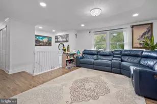 102 N Garfield Rd, Sterling, VA 20164 - Photo 9