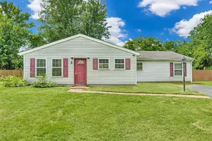 201 E Lynn Ct, Sterling, VA 20164 - Photo 1