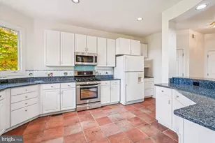 308 Sinegar Pl, Potomac Falls, VA 20165 - Photo 45