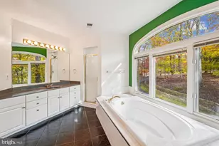 308 Sinegar Pl, Potomac Falls, VA 20165 - Photo 73