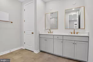 42241 Shining Star Sq, Brambleton, VA 20148 - Photo 15