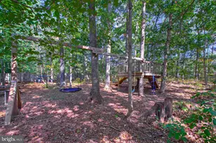 126 Lake Dr, Sterling, VA 20164 - Photo 95