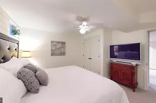 126 Lake Dr, Sterling, VA 20164 - Photo 65