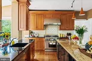 11308 Stonehouse Pl, Potomac Falls, VA 20165 - Photo 17