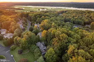 11308 Stonehouse Pl, Potomac Falls, VA 20165 - Photo 5