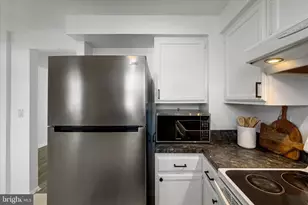 15 Marian Ct, Sterling, VA 20165 - Photo 11