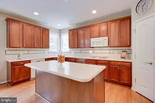 21516 Inman Park Pl, Ashburn, VA 20147 - Photo 5