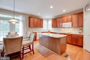 21516 Inman Park Pl, Ashburn, VA 20147 - Photo 3