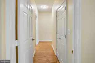 19375 Cypress Ridge Terrace, Leesburg, VA 20176 - Photo 9