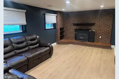 304 E Gordon Street E, Sterling, VA 20164 - Photo 13