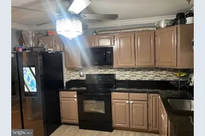 304 E Gordon Street E, Sterling, VA 20164 - Photo 3