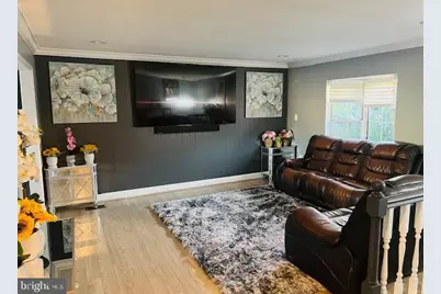 304 E Gordon Street E, Sterling, VA 20164 - Photo 5