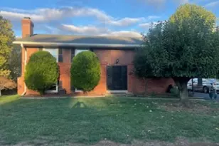 304 E Gordon Street E, Sterling, VA 20164 - Photo 1