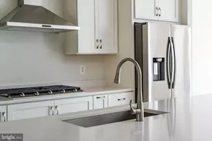 43016 Debonair Ter, Ashburn, VA 20148 - Photo 5