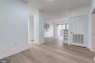 19355 Cypress Ridge Terrace, Leesburg, VA 20176 - Photo 5