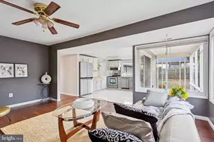 126 Hillsdale Dr, Sterling, VA 20164 - Photo 19