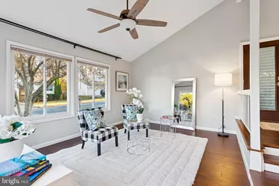 126 Hillsdale Drive, Sterling, VA 20164 - Photo 9